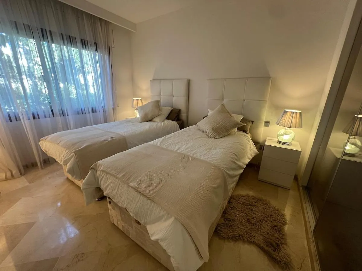 Apartament Te Huur 2 Slaapkamers Frontline Strand Complex Estepona