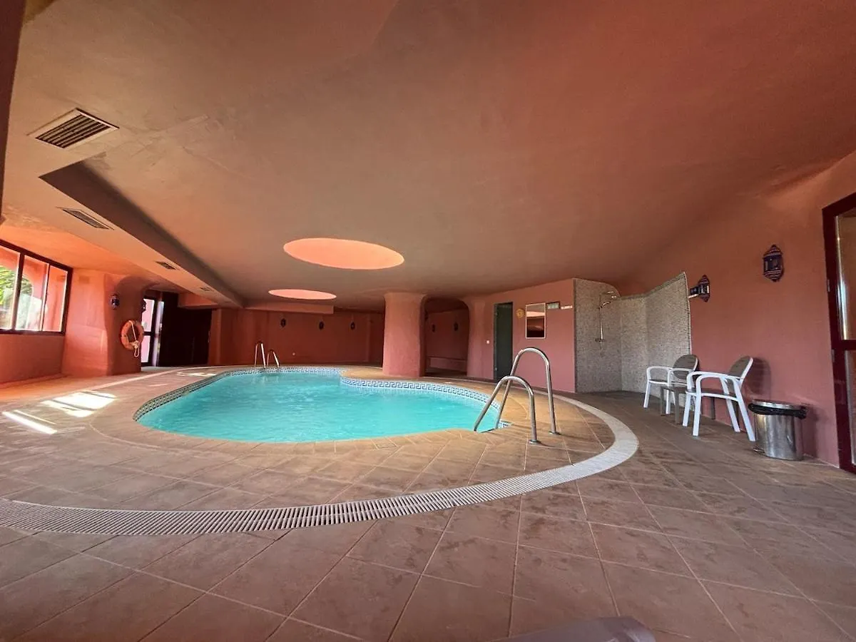 Te Huur 2 Slaapkamers Frontline Strand Complex Estepona Hiszpania