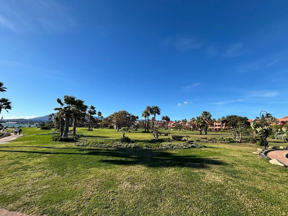 Apartment Te Huur 2 Slaapkamers Frontline Strand Complex Estepona