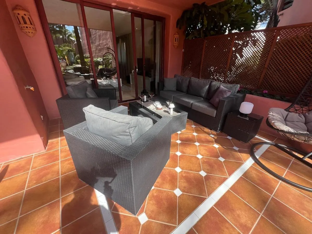 Te Huur 2 Slaapkamers Frontline Strand Complex Estepona 0*,  Spain