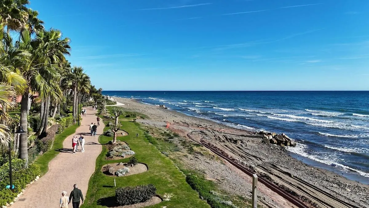 Te Huur 2 Slaapkamers Frontline Strand Complex Estepona 0*,  Spain