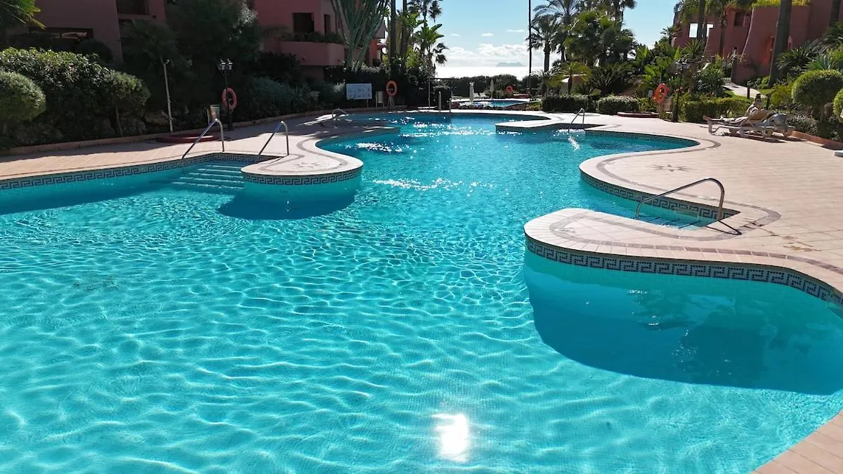 Apartment Te Huur 2 Slaapkamers Frontline Strand Complex Estepona Spain