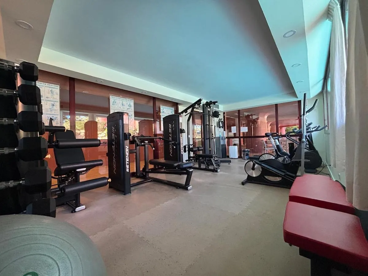 Te Huur 2 Slaapkamers Frontline Strand Complex Estepona